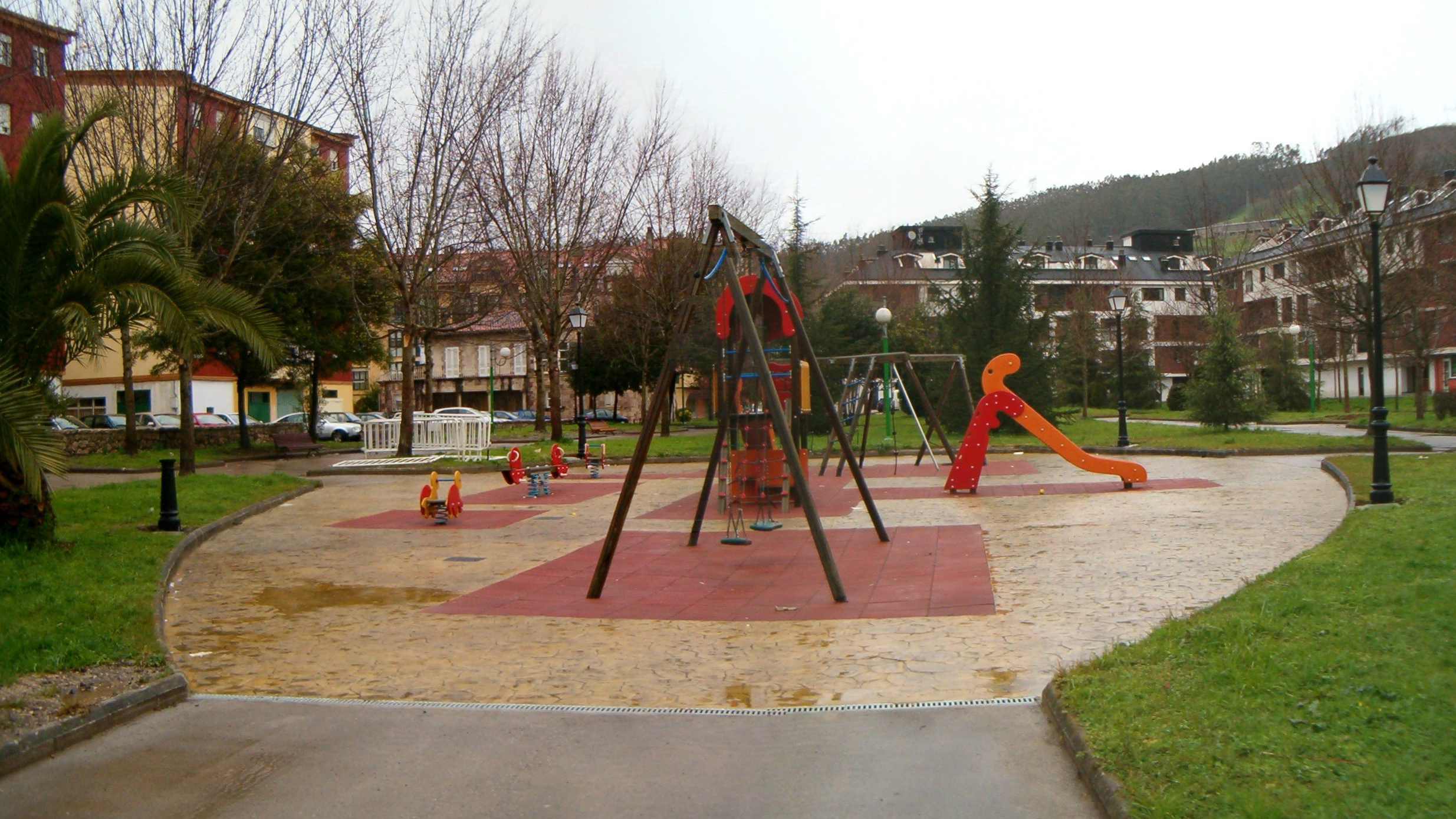 052 AIPO Panoramica Parque Ninos seguridad, Columpios Tobogan Arena Juegos Iluminacion, Nivel Coning Oficina Tecnica Ingenieria, Proyectos, Topografica e Inspeccion Tuberias. Saron